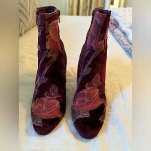 Suede Floral Boots - 8